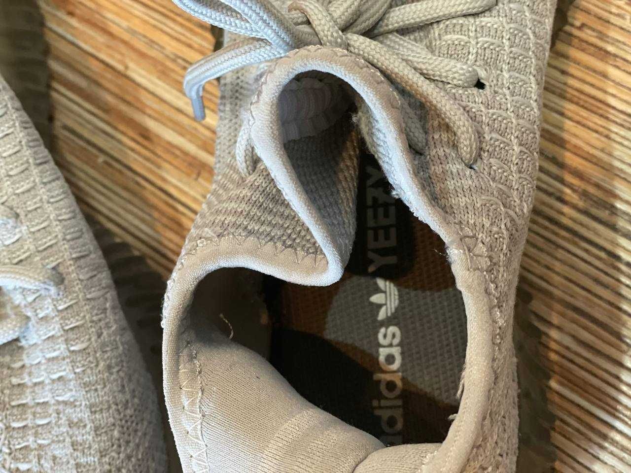 Кроссовки серые Adidas Yeezy