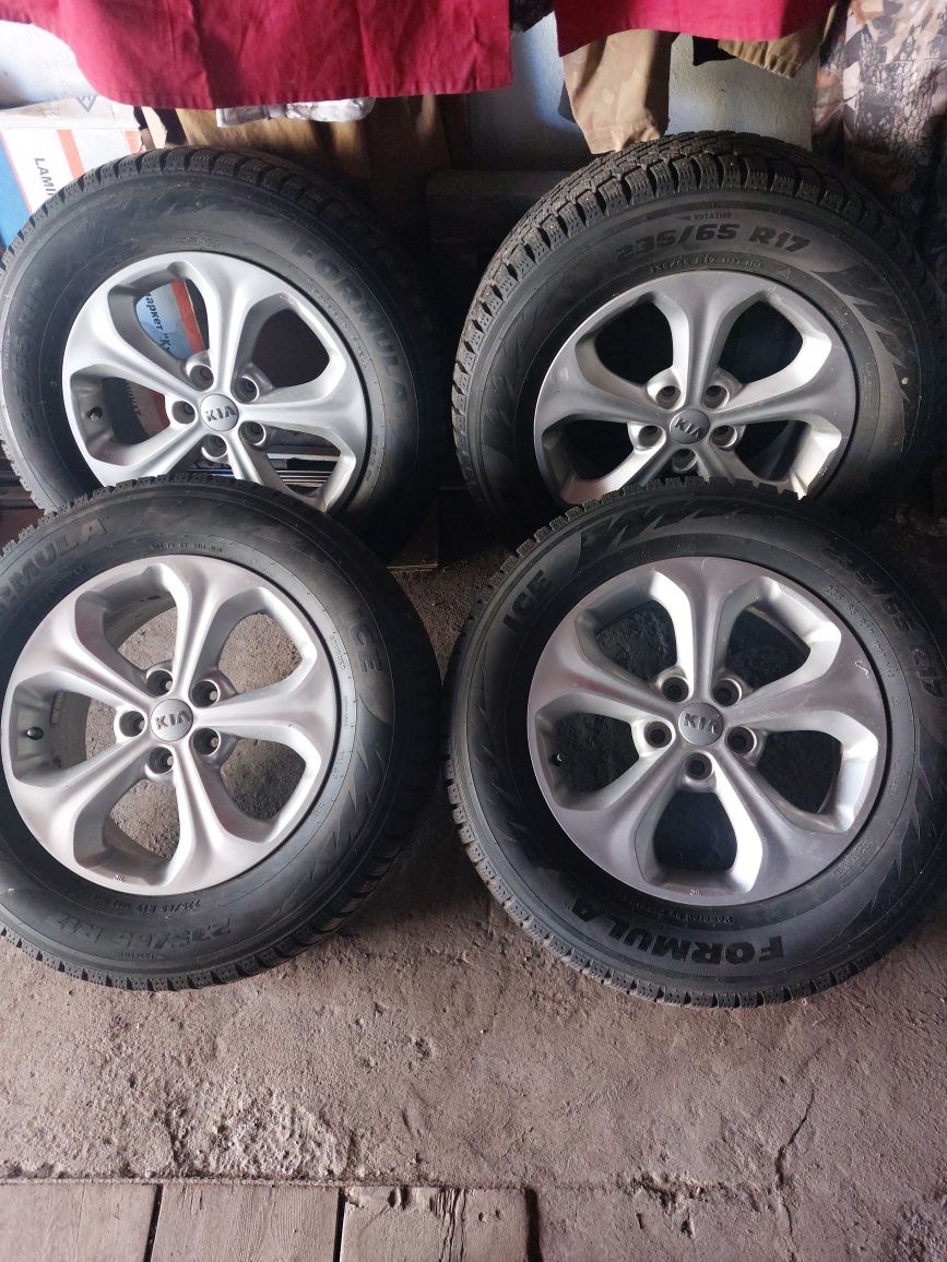 Колёса r17 235x65 нШины с дисками r17 235x65. новые отъездил пару неде