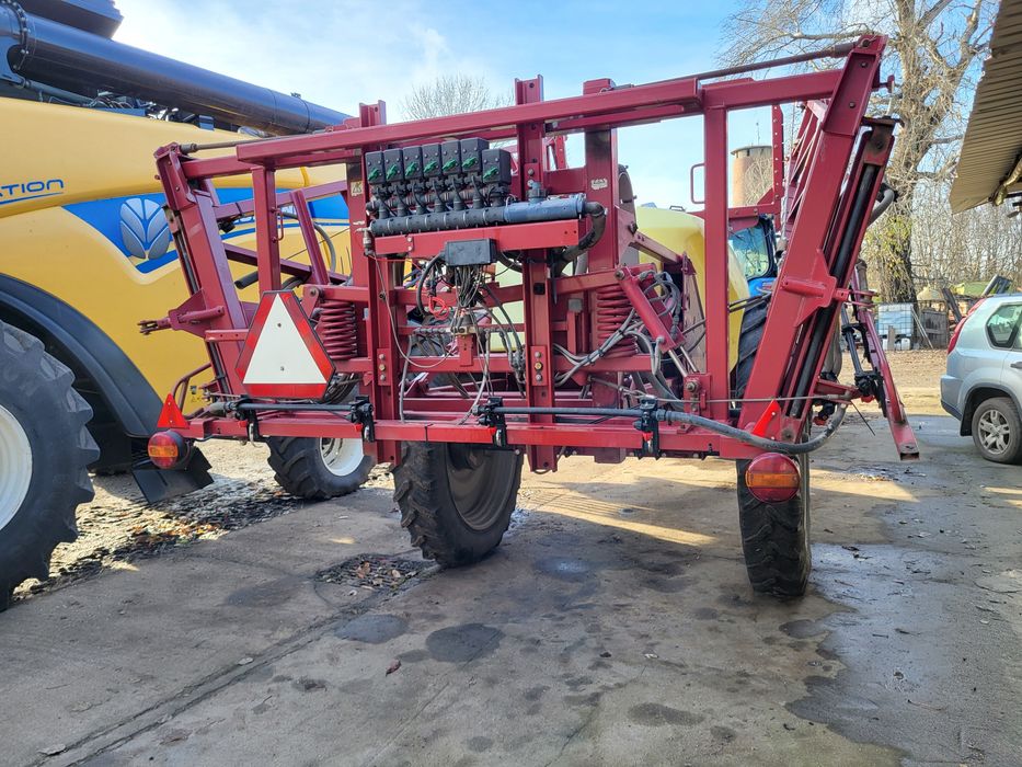 Tractor T6125S +Hardi Navigator 3000