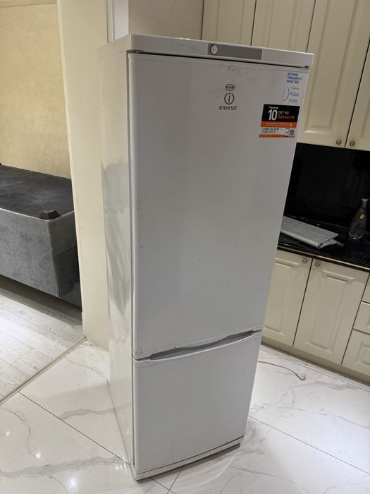 Продаётся холодильних