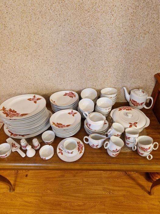 Продам столовый сервиз на 8 персон