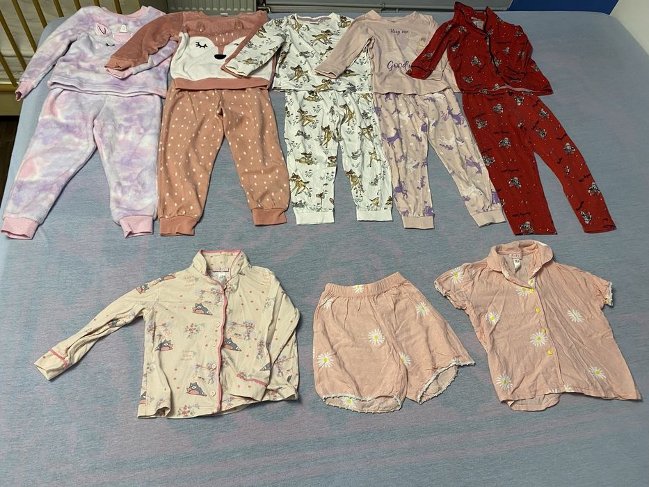 Lot pijamale fetiță mărimea 98/104