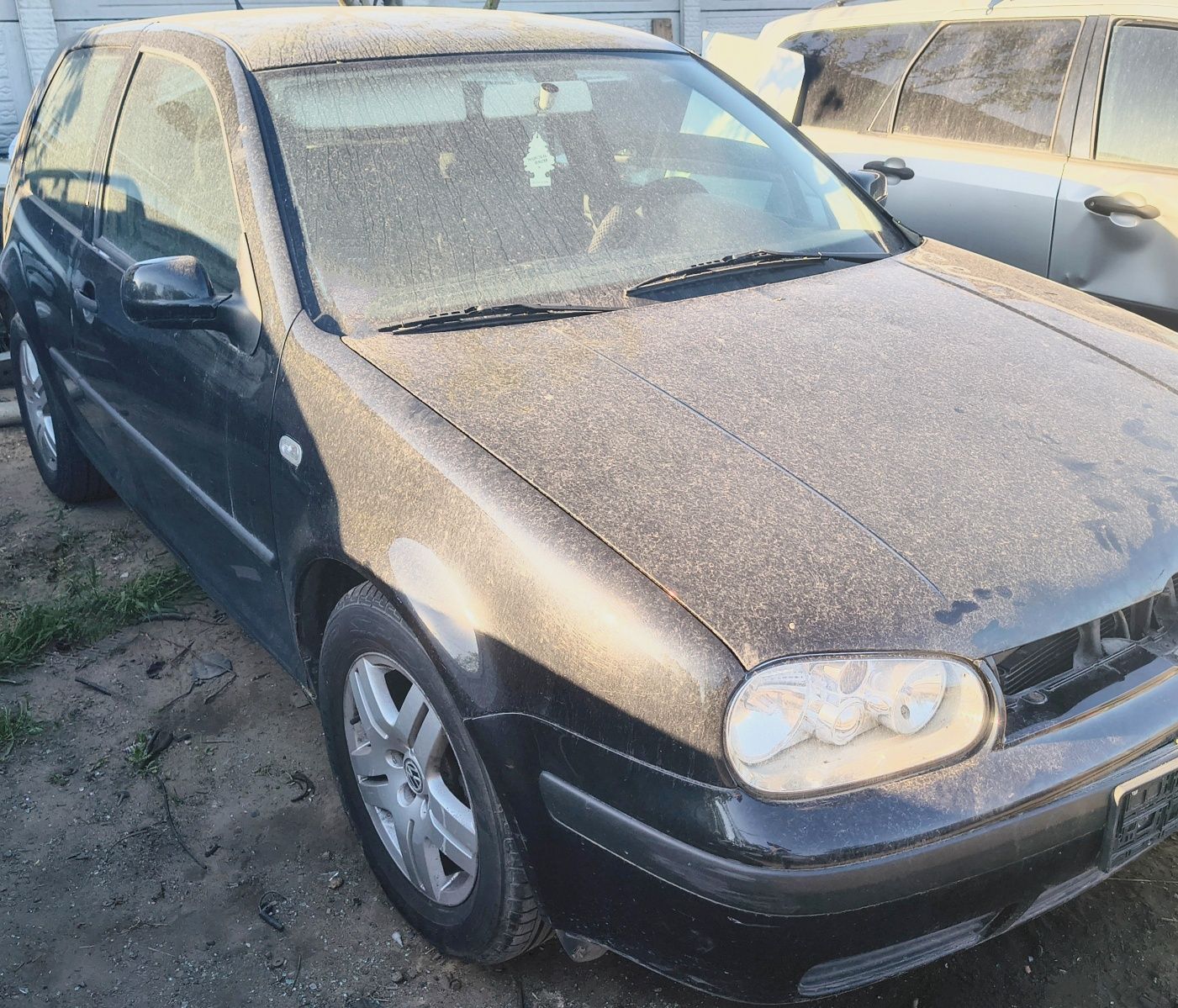 Golf 4 (1.4 16v) - motor,AC,cutie,caseta,radiator,uși,roti,scaune