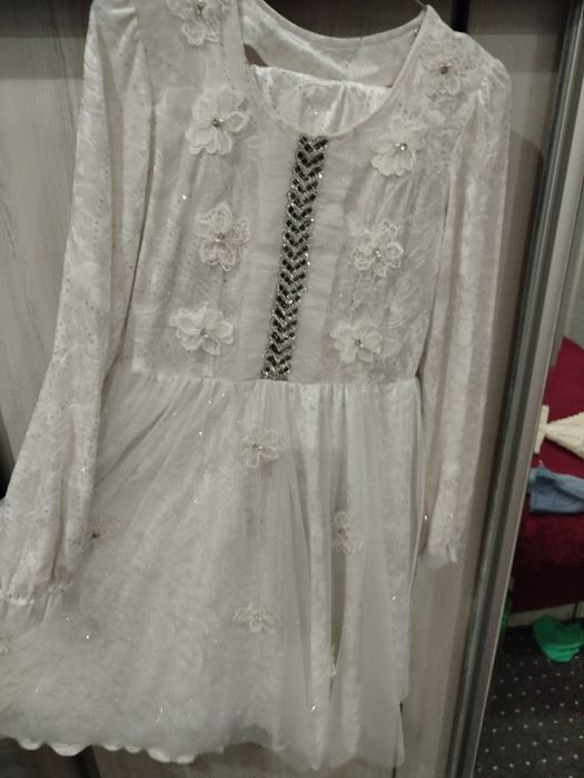 Kelinchaklarga chiroyli kuylak va oyoq kiyim