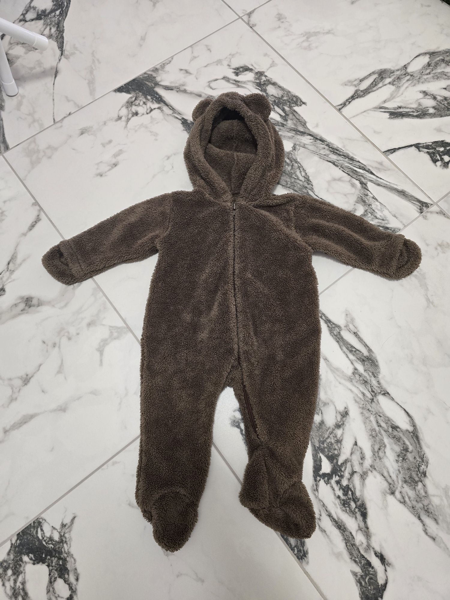 Гащеризон, космонавт за бебе H&M