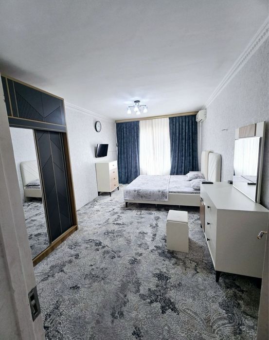 Сдается 4 ком Чорсу Коратош. Семейным или 6-7 девушкам