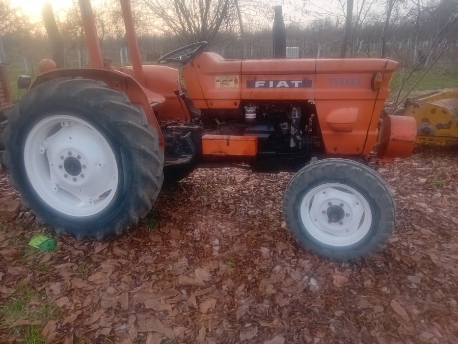 Vând tractor fiat 500 50