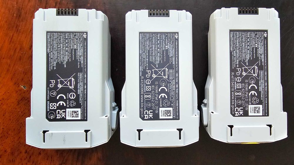 Dji mini 3 pro + geantă + 3 baterii + filtre ND + amplificator semnal