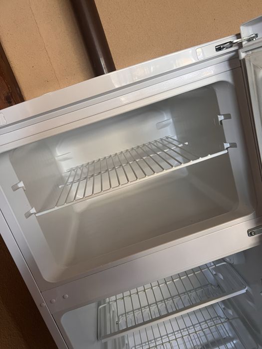 Frigider Beko cu 2 usi , 228 l , 145cm, alb
