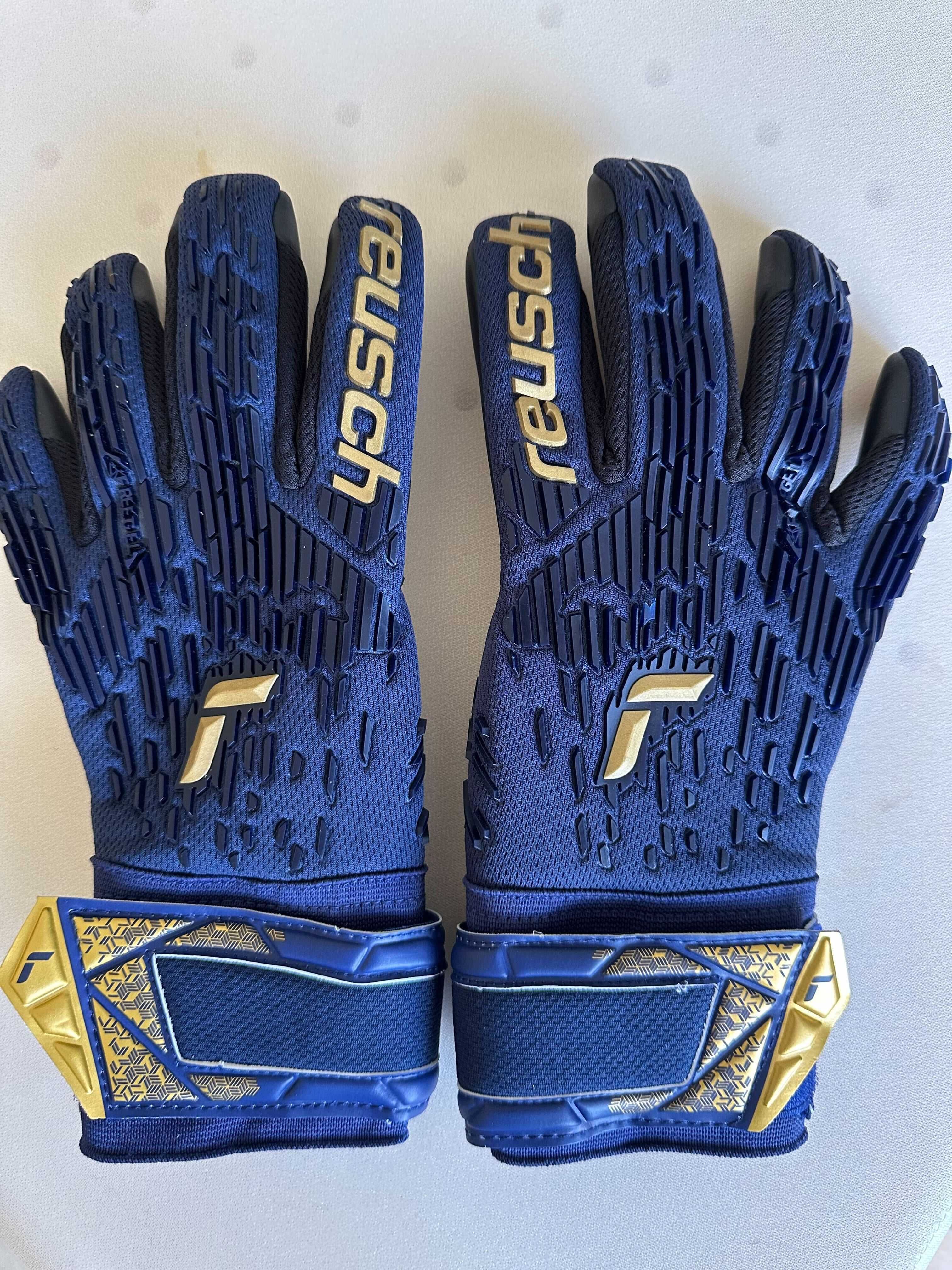 ПРОМОЦИЯ!!! Вратарски ръкавици Reusch Attrakt Freegel Silver