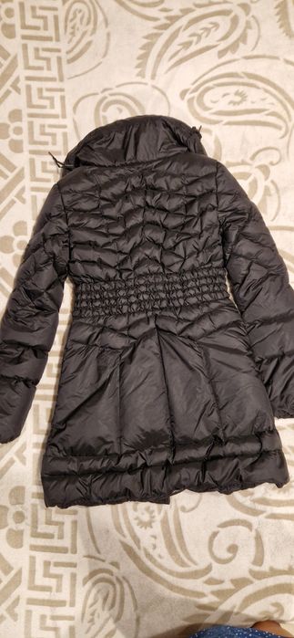 Зимно яке на марката Guess