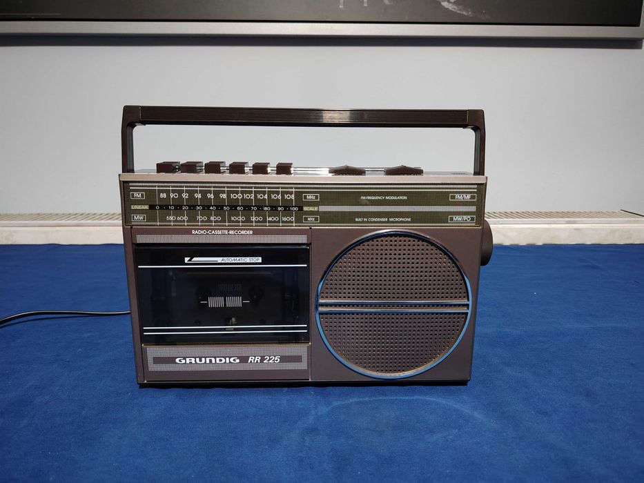 GRUNDIG RR 225 radio casetofon vintage defect, nu se aude în difuzor
