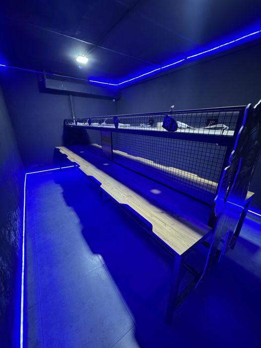 Игровой стол для компьюерного клуба.