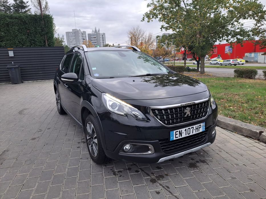 Peugeot 2008 1.2 benzină, EURO 6, cutie manuală, climatronic,navigație.