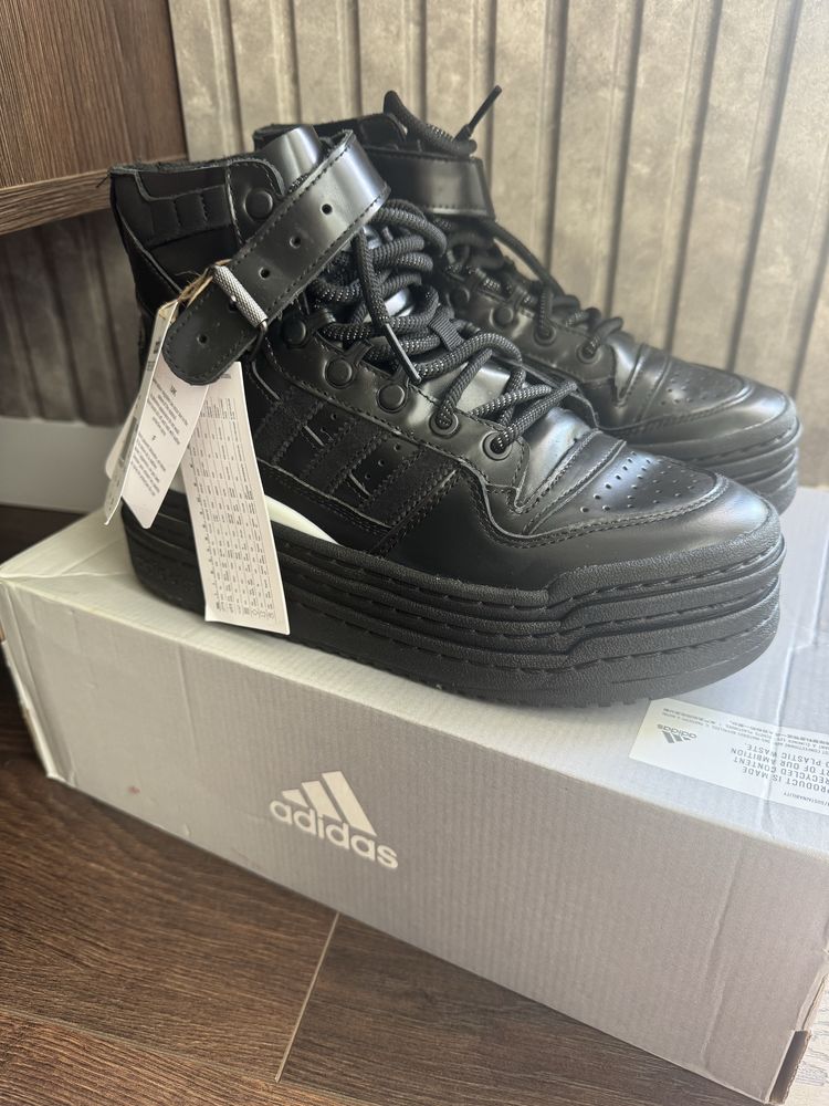 Маратонки Adidas
