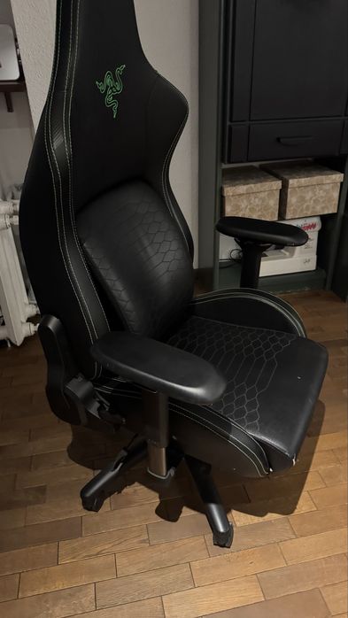 scaun Razer iskur v2