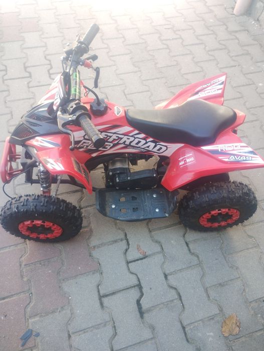 Vând ATV copii aproape nou