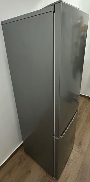 CA NOUĂ Combină frigorifică Arctic AK54270M40S, 262 L, 170 cm, Clasa E