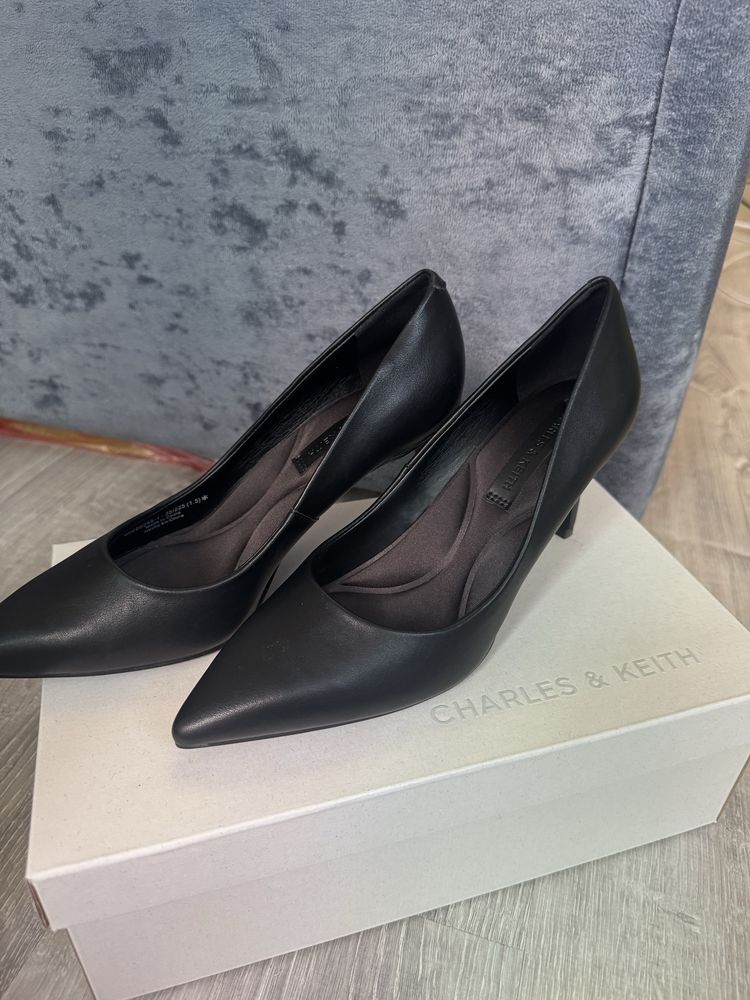 Туфли charles&keith