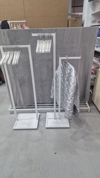 Вешалки для одежды. Стойки, рейлы, торговое оборудование