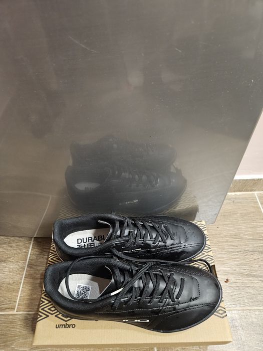 Футболни обувки стоножки