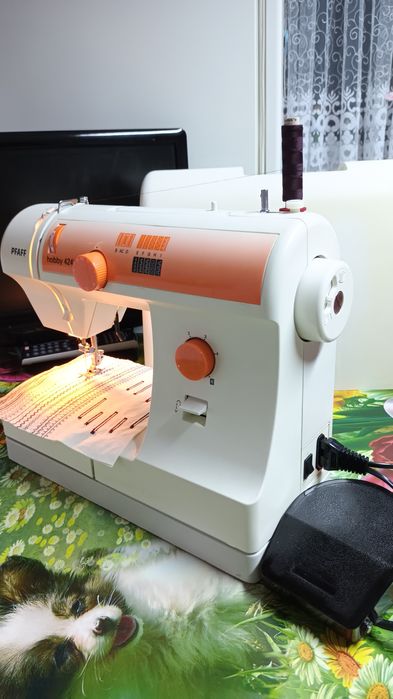 Masina de cusut PFAFF  4240 cu butoniera automata si multiple operatii
