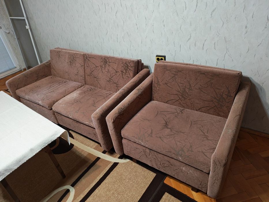 Подарявам мебели запазени