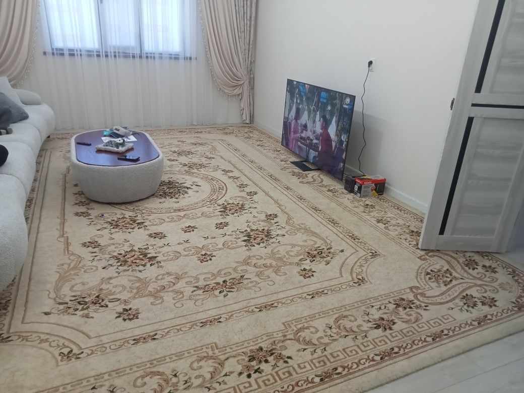 Продается ковер в хорошем состоянии. Размер 4х5.