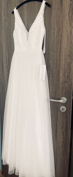 Vând Rochie de Mireasă. Finuță,simpluță și delicată.