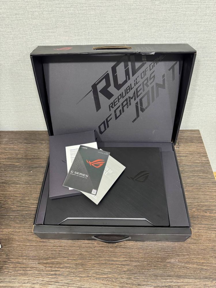ASUS ROG zphyrus