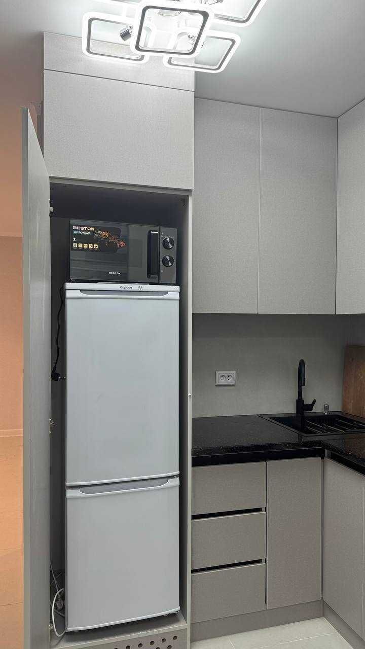Ц-6 м.Минор Казахстан 1(2)-комн 2/4 45 м² кирпич евроремонт меб/тех