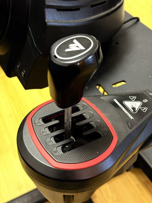 Volan Thrustmaster T300 Ferrari Alcantara Edition cu H shifter
