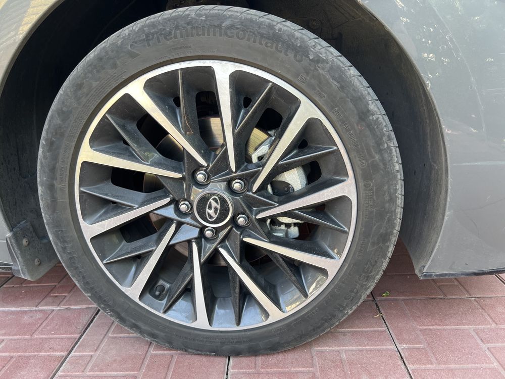 Резина б.у continental 235/45/18