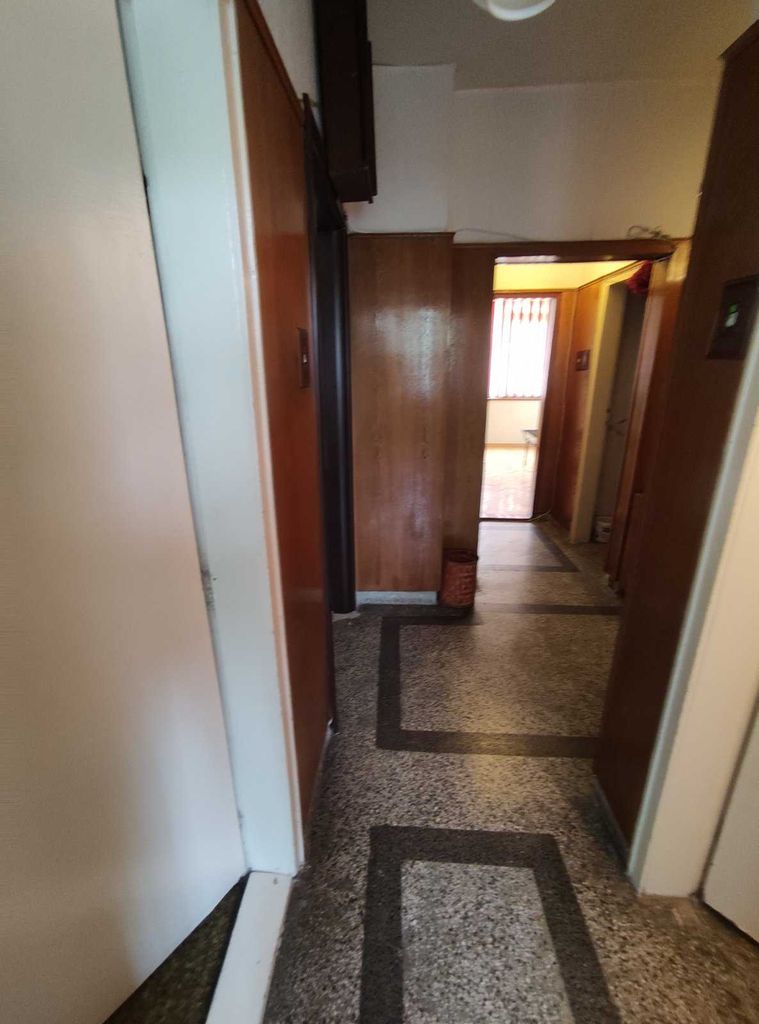 Продава се Четиристаен апартамент в Търговище, Запад 1 - 92 кв.м за 1220 €/кв.м - Снимка #13