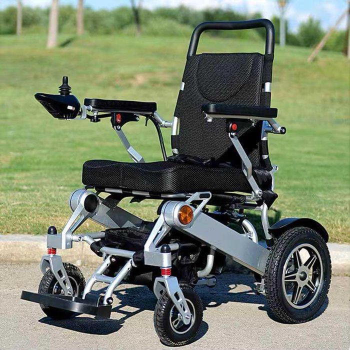 Carucior electric pliabil, cu doua motoare, Model Ek03