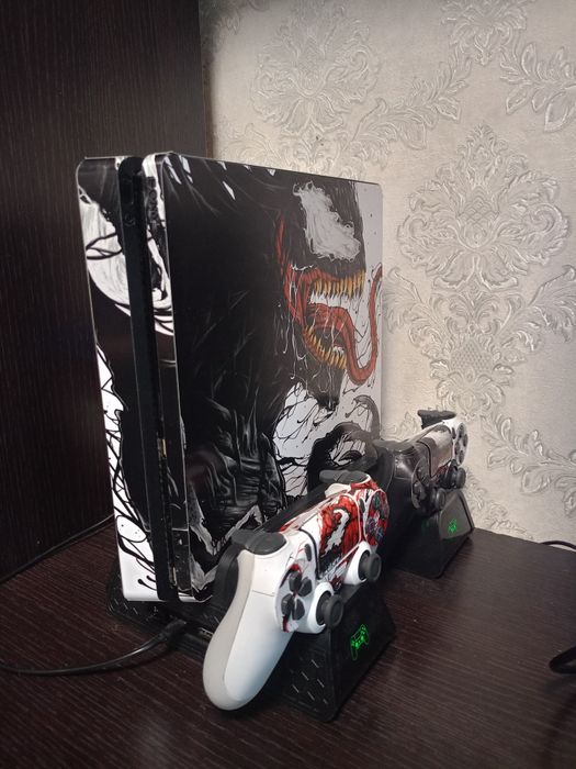 Продам пс4 слимку