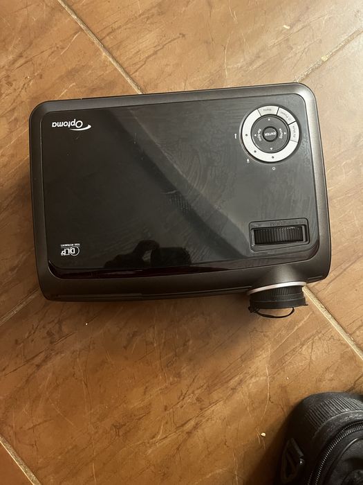 Se vinde Video proiector OPTOMA
