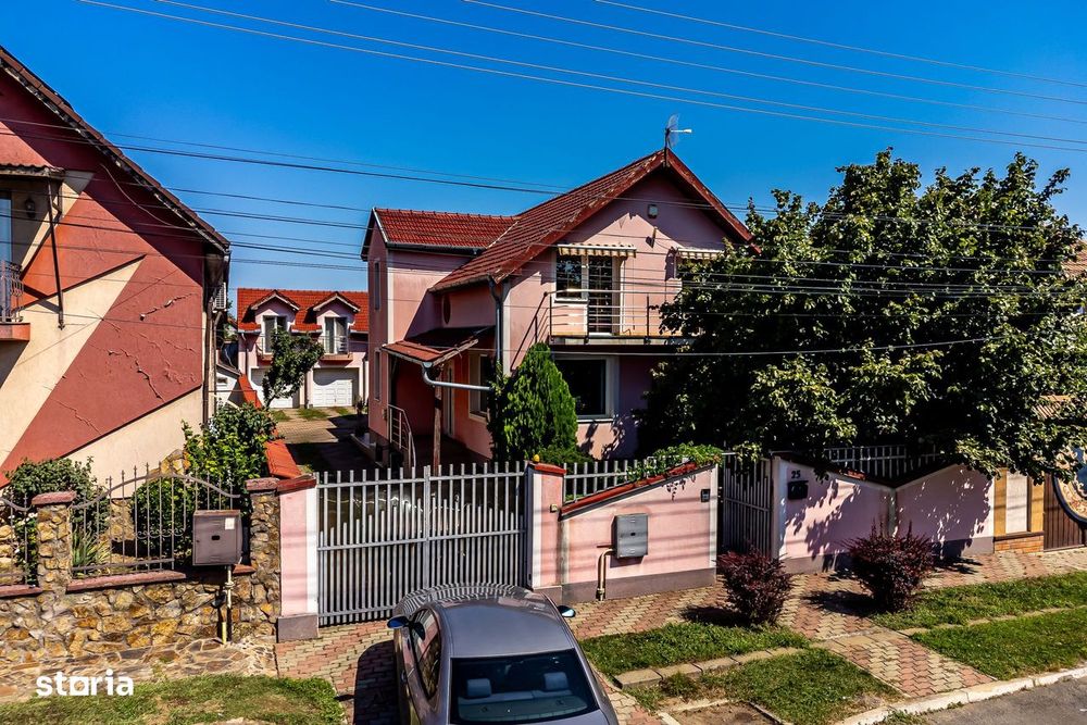 Vilă cu 6 camere în zona rezidențială - Poltura