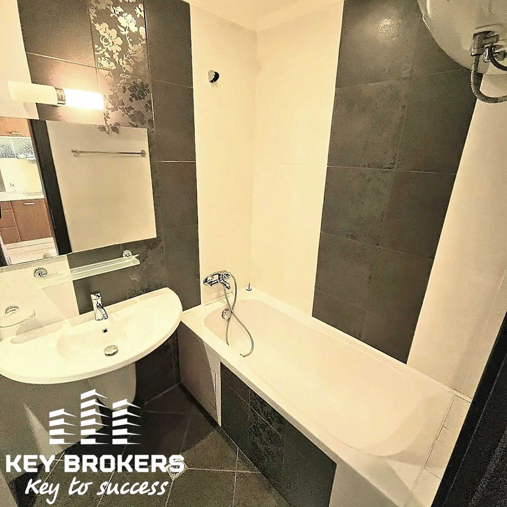 Продава се Многостаен апартамент в Поморие - 155 кв.м за 2388 €/кв.м - Снимка #4
