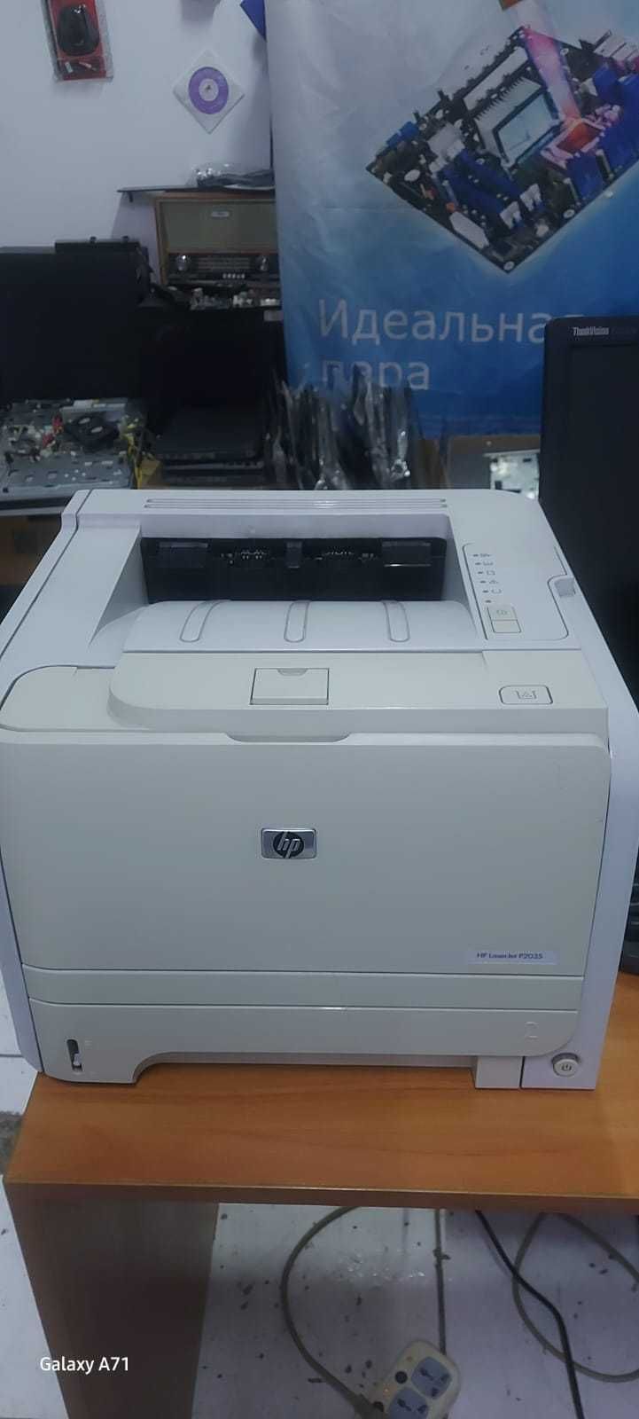 Продам принтер HP LaserJet P2035 в отличном состояний!