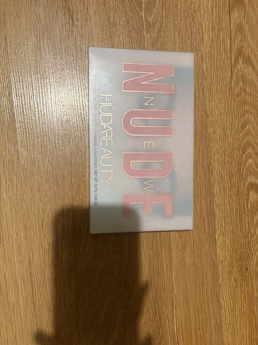 Палитра Huda Beauty New Nude