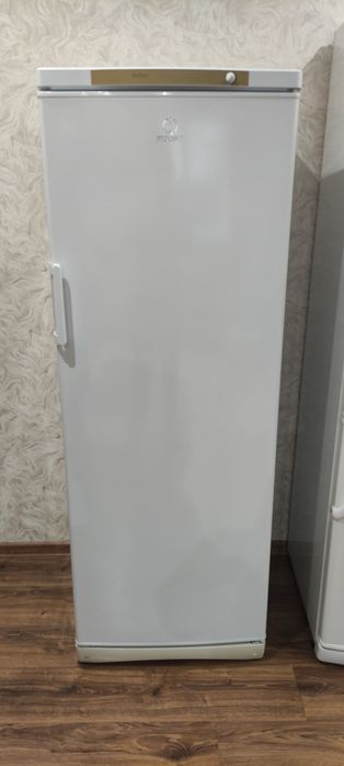 Морозильник Индезит, отлично морозить.