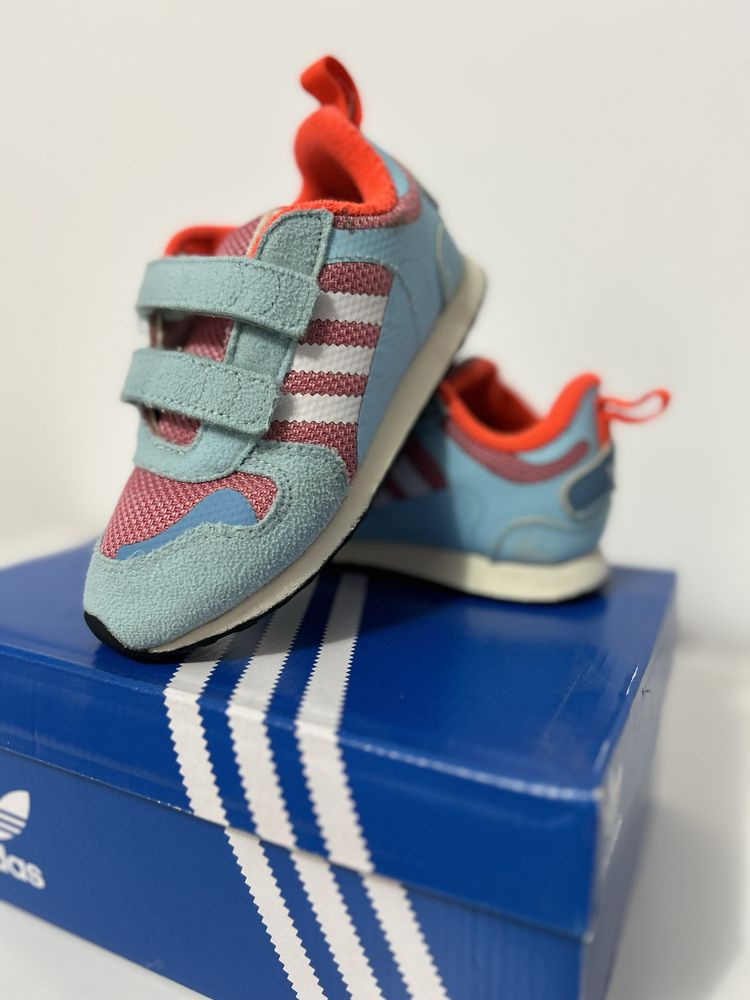 Adidasi adidas pentru copii