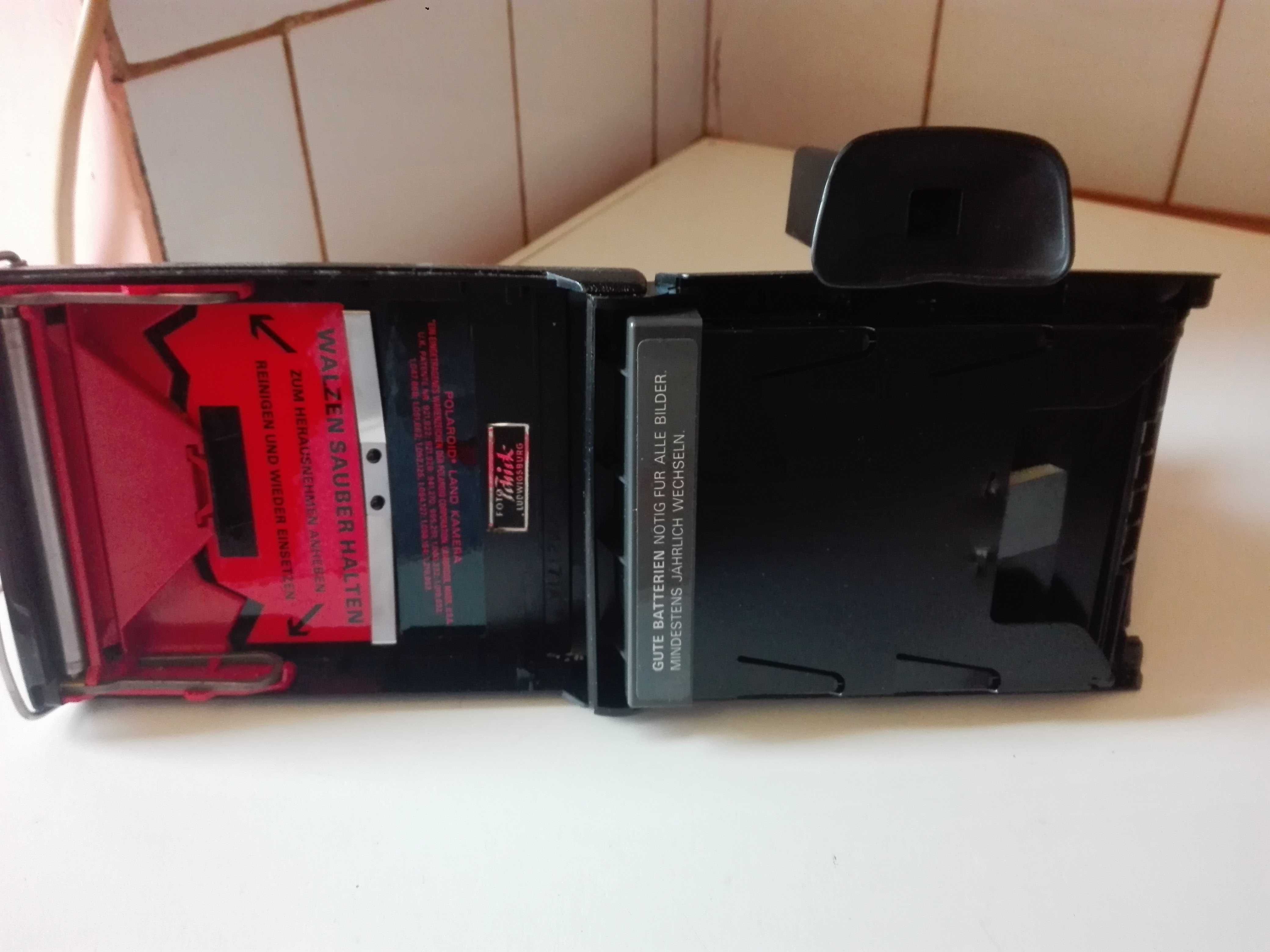 Кухненски блендер и фотоапарат Polaroid .