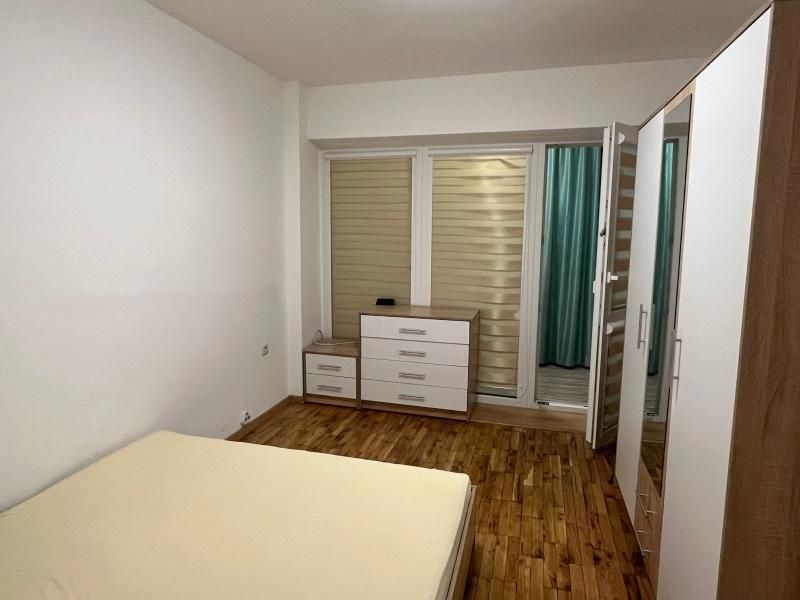 Дава се под наем Тристаен апартамент в София, Хладилника - 100 кв.м за 749 € - Снимка #4