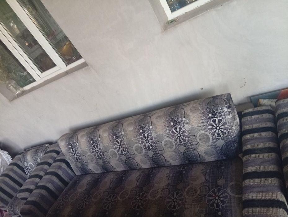 Ugalok sotiladi bitta kotta ikkita kichkina devani bor