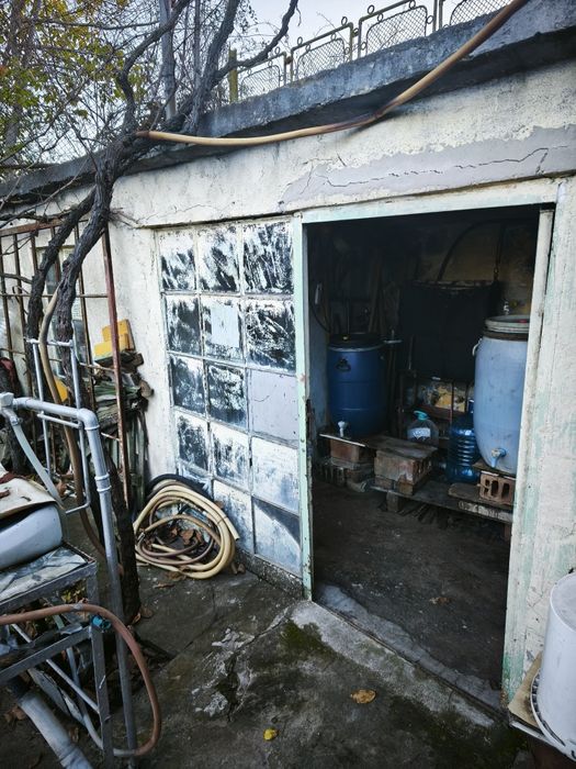 Продавам лозе с постройка