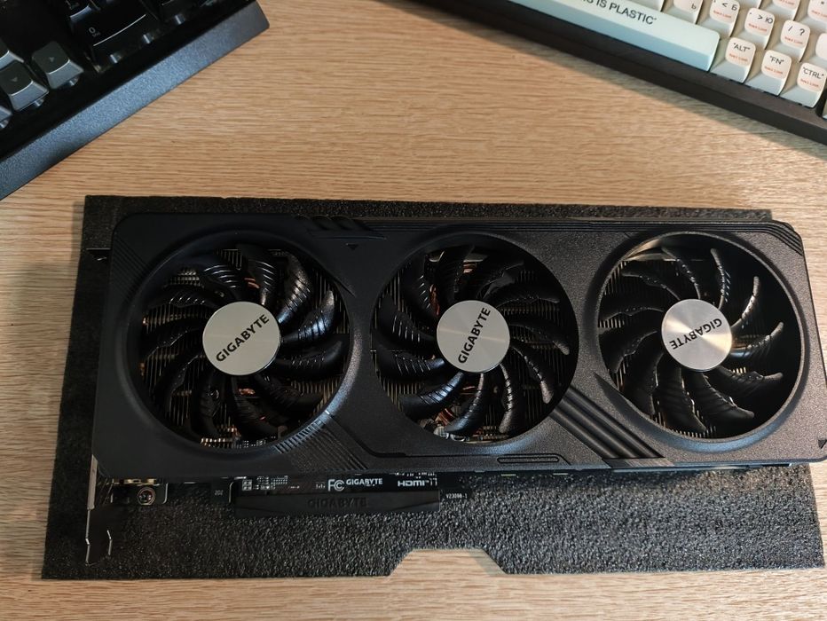 Gigabyte RX 7600 XT 16GB