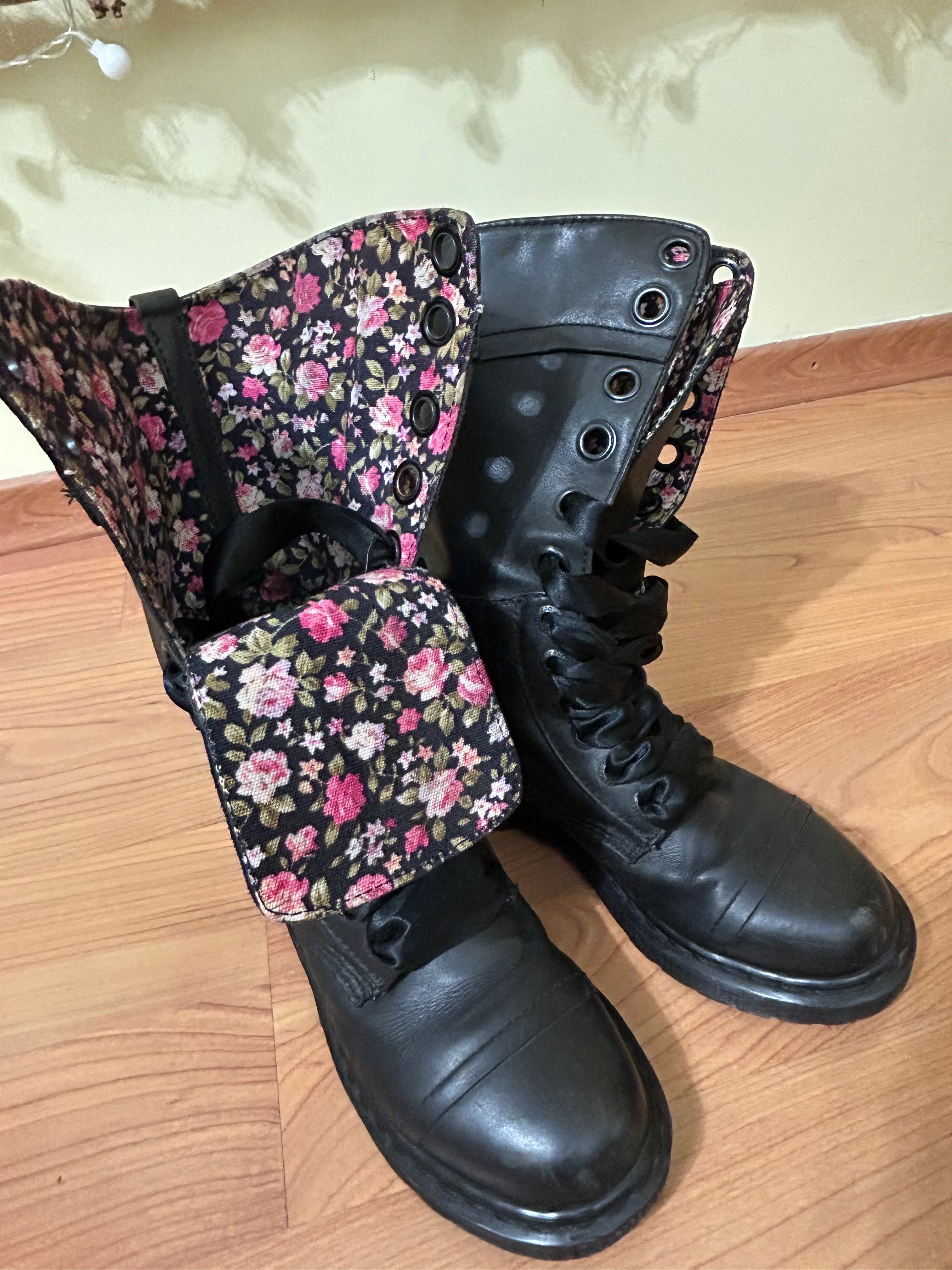 Dr. Martens Triumph Boots Floral Leather Fold Over Women’s Боти