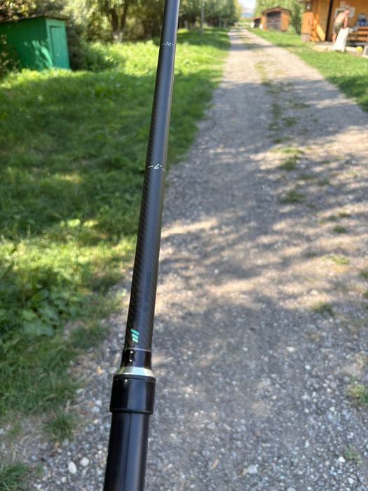 Vând lansetă avid spomb